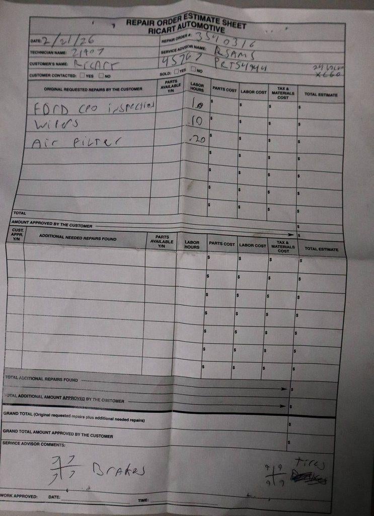 2024 Volvo XC60 Recharge Plug-In Hybrid T8 Plus Dark Theme